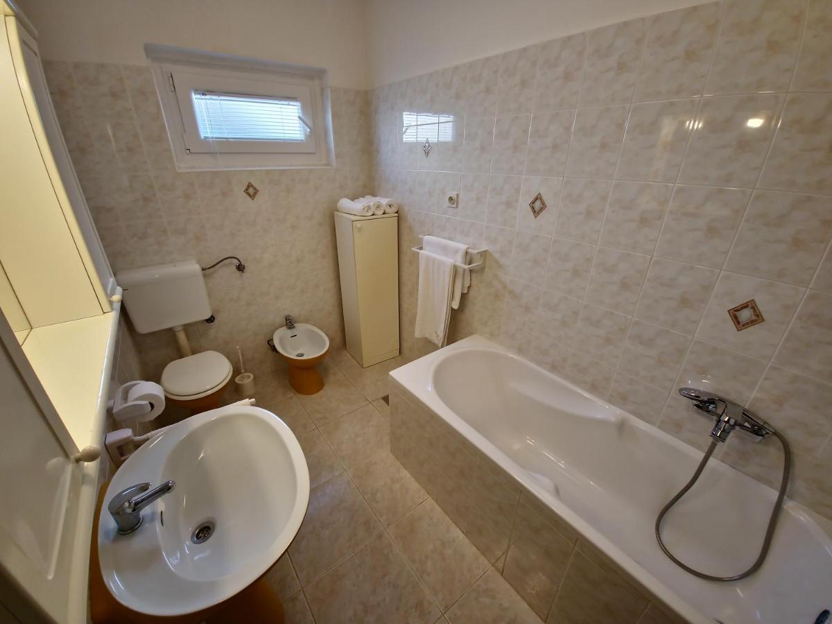 Apartments Cacija Trogir Luaran gambar